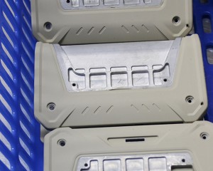 The production process and core advantages of liquid silicone wrapped metal shell